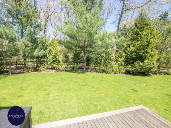 Cape Cod Home 995369