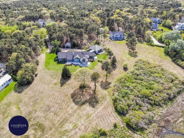 Cape Cod Home 995370