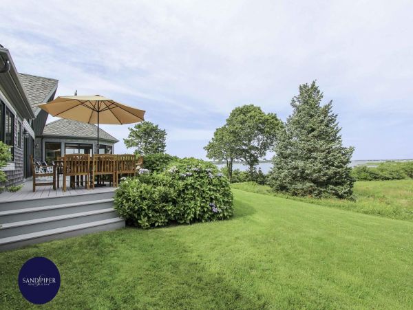 Cape Cod Home 995370