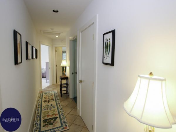 Cape Cod Home 995370
