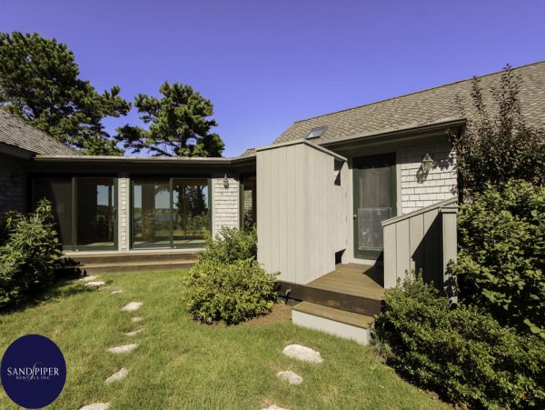 Cape Cod Home 995370