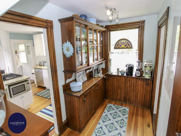 Cape Cod Home 995371