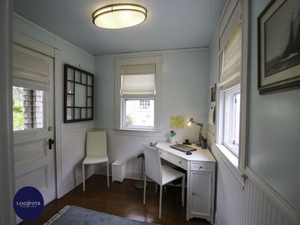 Cape Cod Home 995371