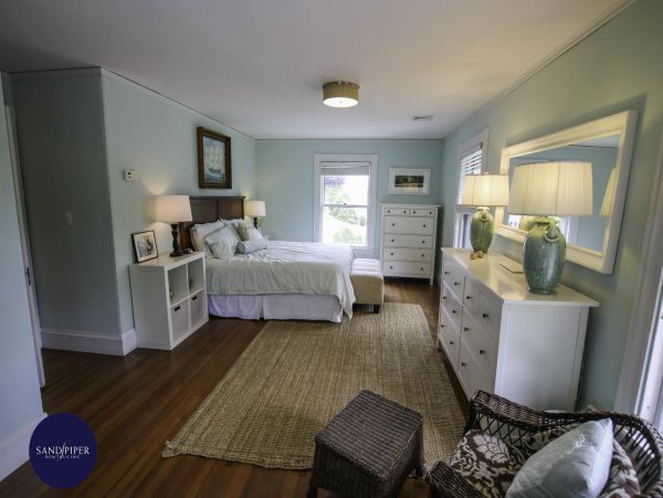 Cape Cod Home 995371