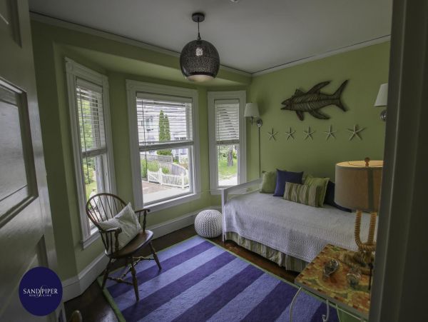 Cape Cod Home 995371