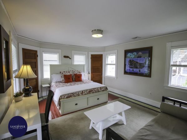 Cape Cod Home 995371