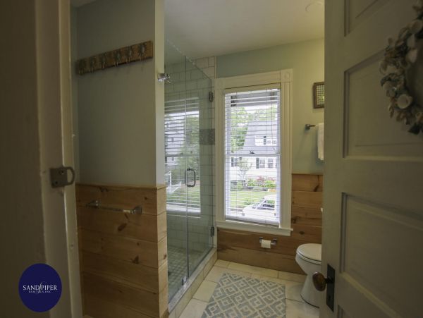 Cape Cod Home 995371