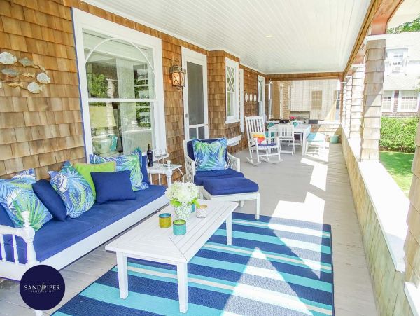Cape Cod Home 995371