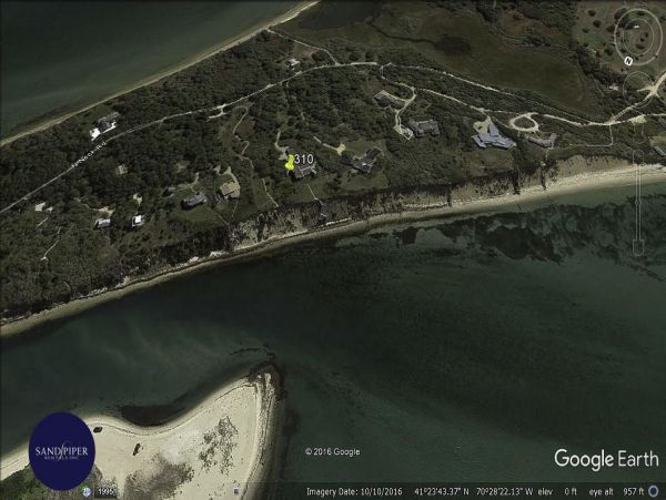 Cape Cod Home 995372