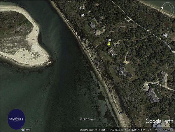 Cape Cod Home 995372