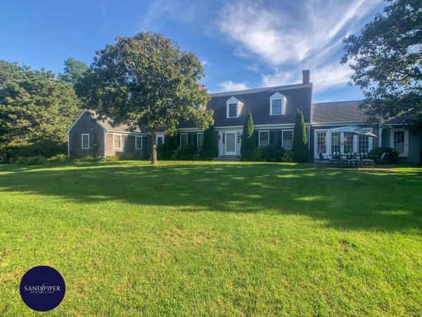 Cape Cod Home 995373