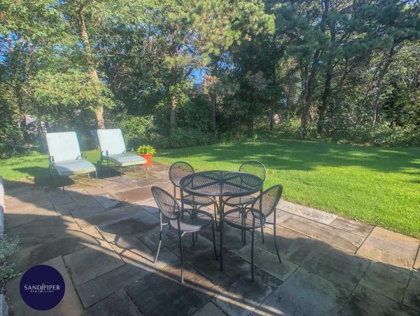 Cape Cod Home 995373