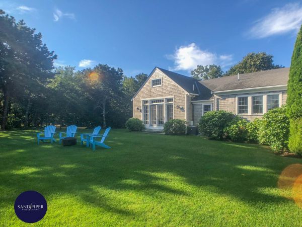 Cape Cod Home 995373