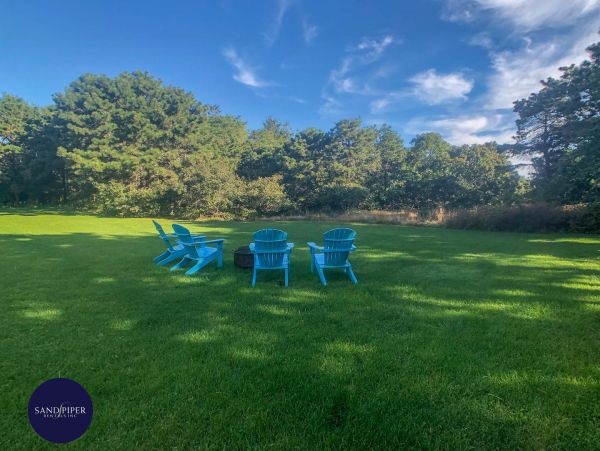 Cape Cod Home 995373