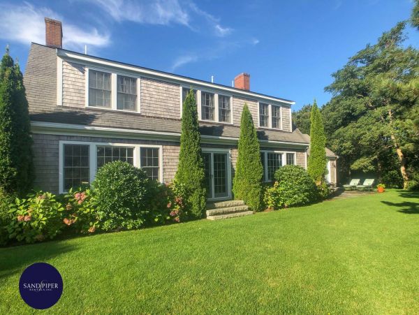 Cape Cod Home 995373