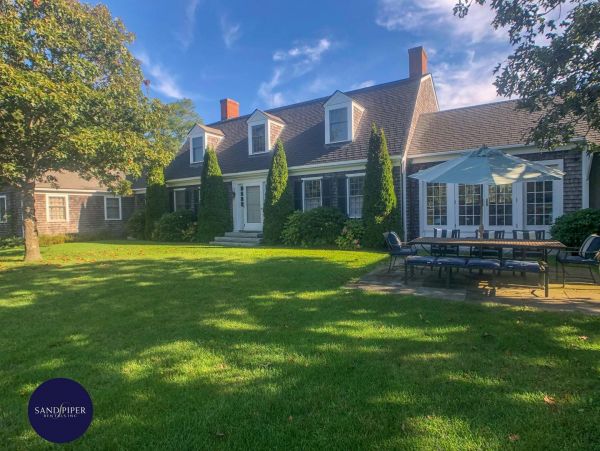 Cape Cod Home 995373