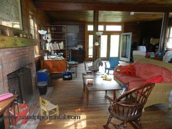 Cape Cod Home 995374