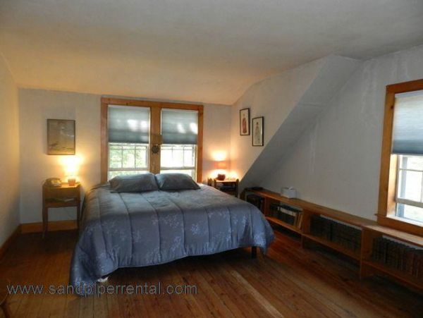 Cape Cod Home 995374