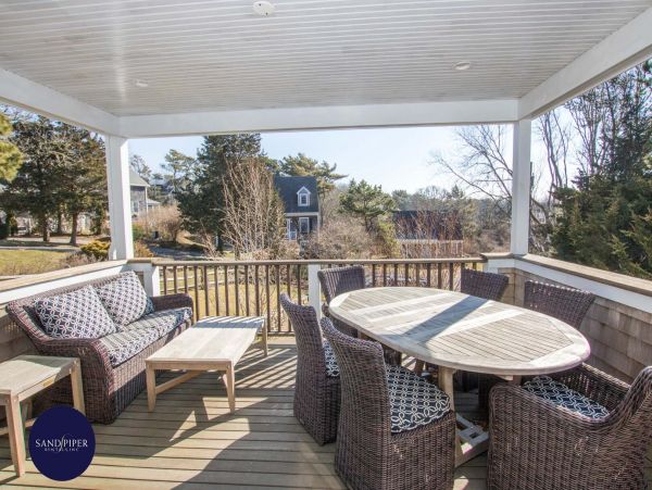 Cape Cod Home 995376