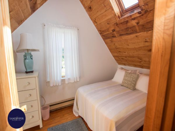Cape Cod Home 995377