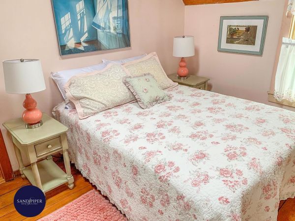 Cape Cod Home 995377