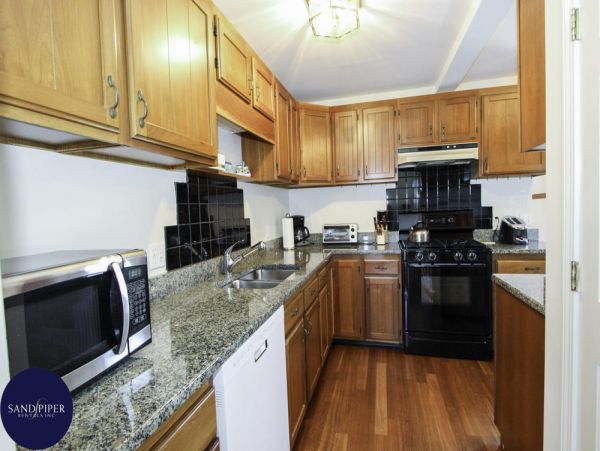 Cape Cod Home 995378