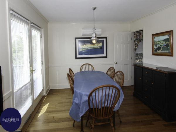 Cape Cod Home 995378