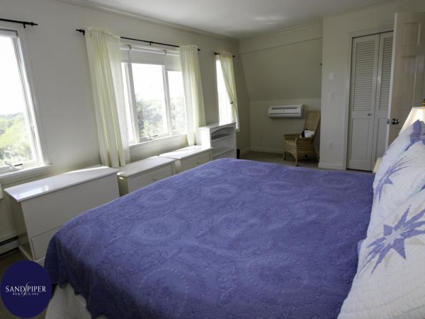 Cape Cod Home 995378