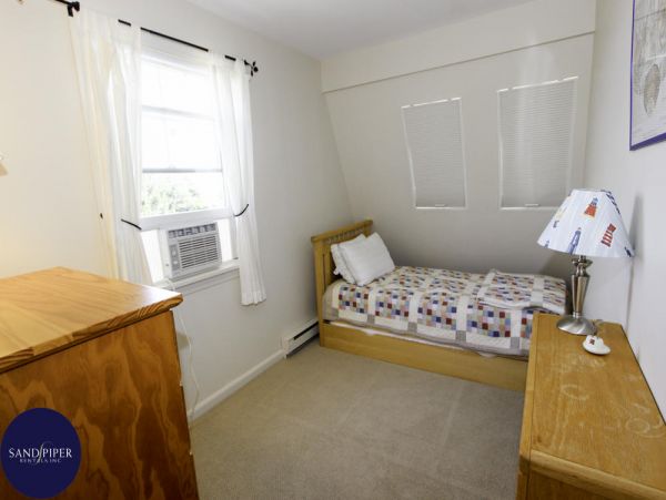 Cape Cod Home 995378