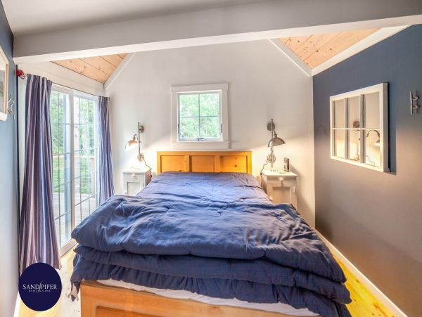 Cape Cod Home 995379