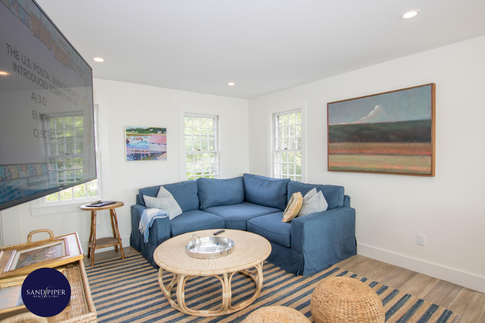 Cape Cod Home 995380