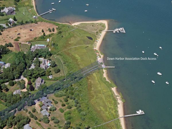 Cape Cod Home 995380