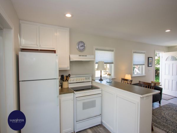 Cape Cod Home 995382