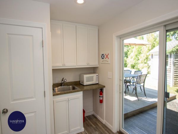 Cape Cod Home 995382