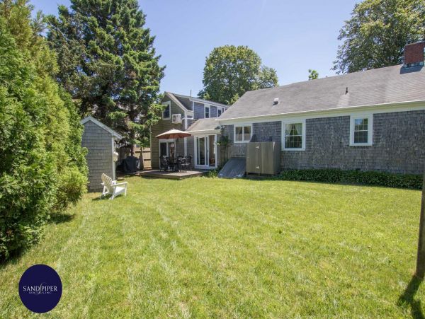 Cape Cod Home 995382