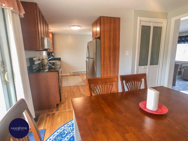 Cape Cod Home 995383
