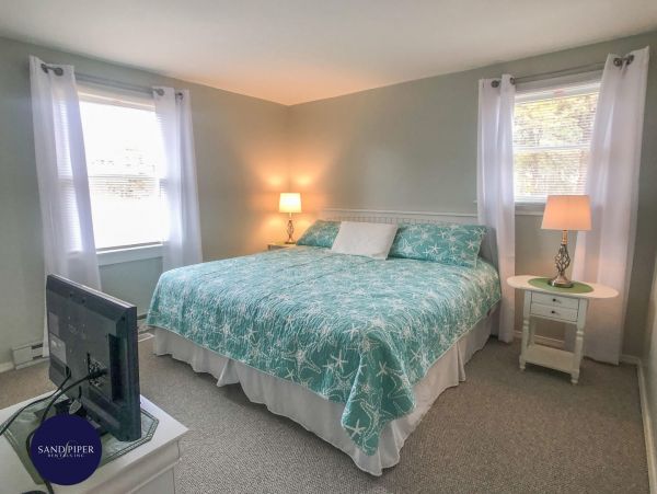 Cape Cod Home 995383