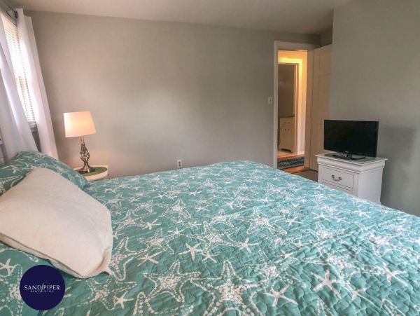 Cape Cod Home 995383