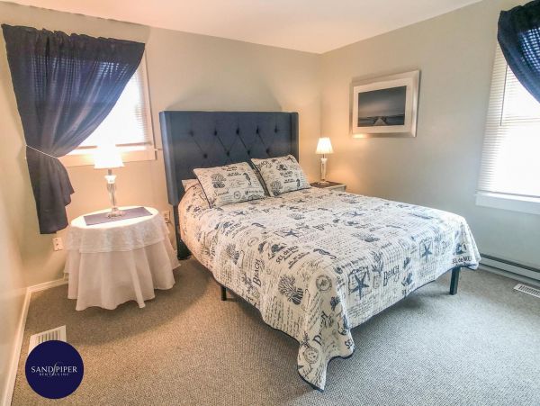 Cape Cod Home 995383