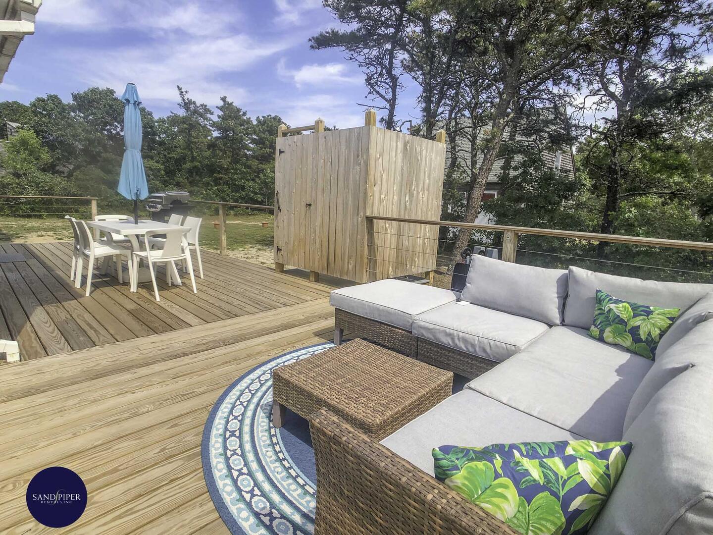 Cape Cod Home 995383