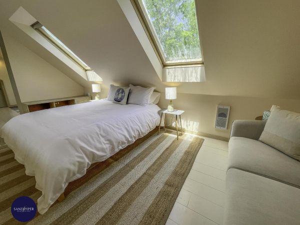 Cape Cod Home 995384