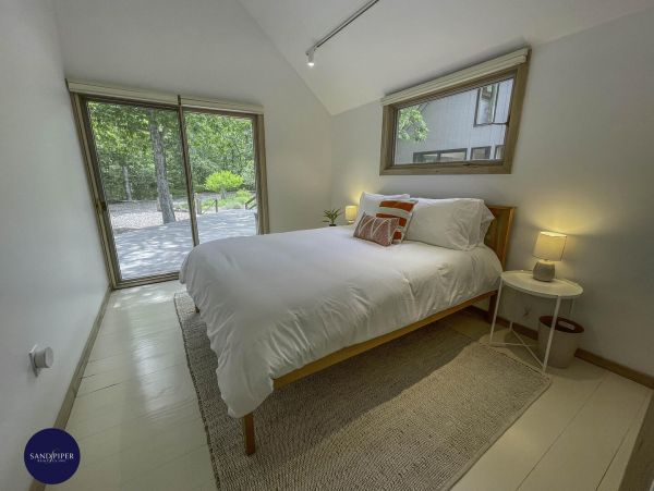 Cape Cod Home 995384