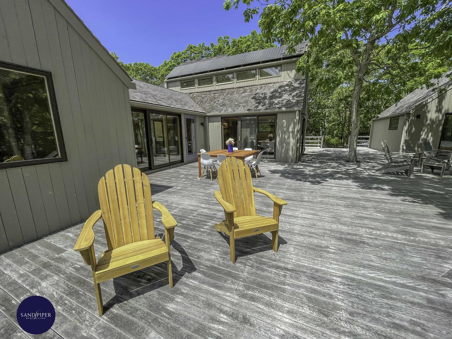 Cape Cod Home 995384