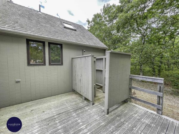 Cape Cod Home 995384