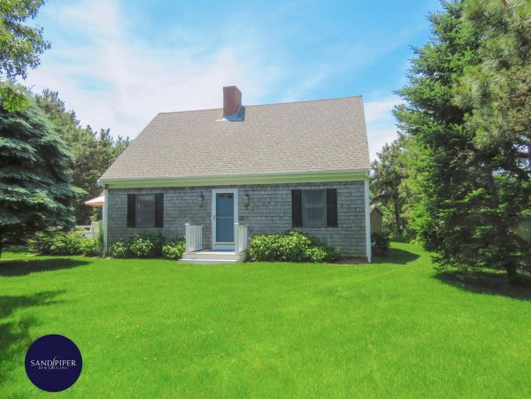 Cape Cod Home 995385
