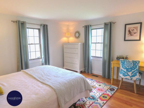 Cape Cod Home 995385