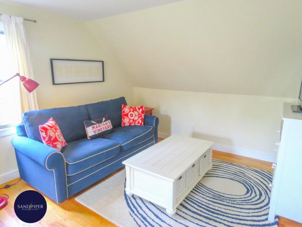 Cape Cod Home 995385