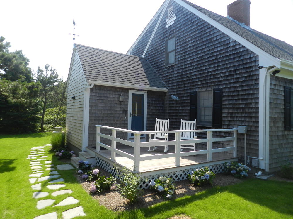 Cape Cod Home 995385