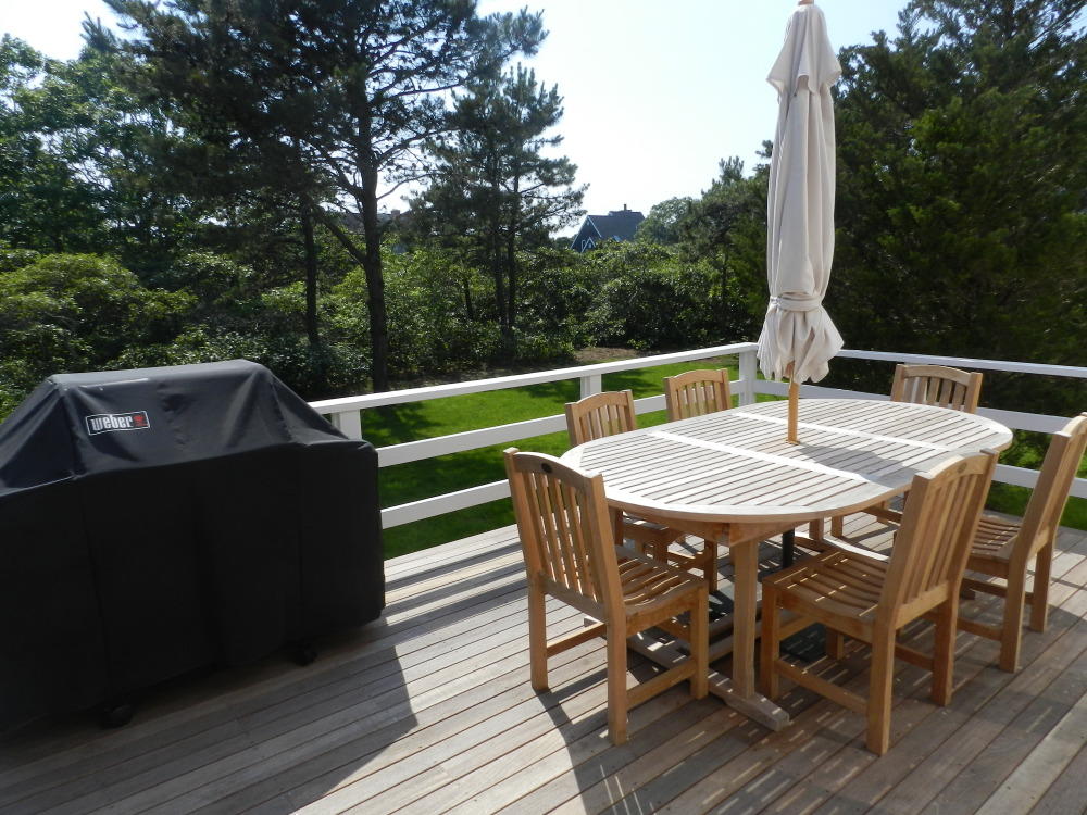 Cape Cod Home 995385
