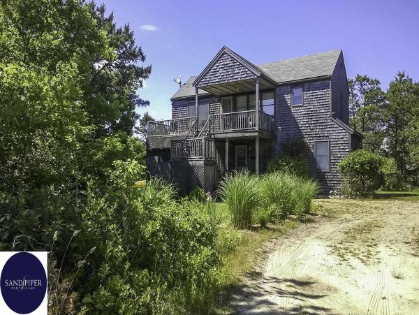 Cape Cod Home 995386